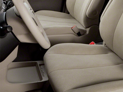 2013 Toyota Sienna LE 8 Passenger