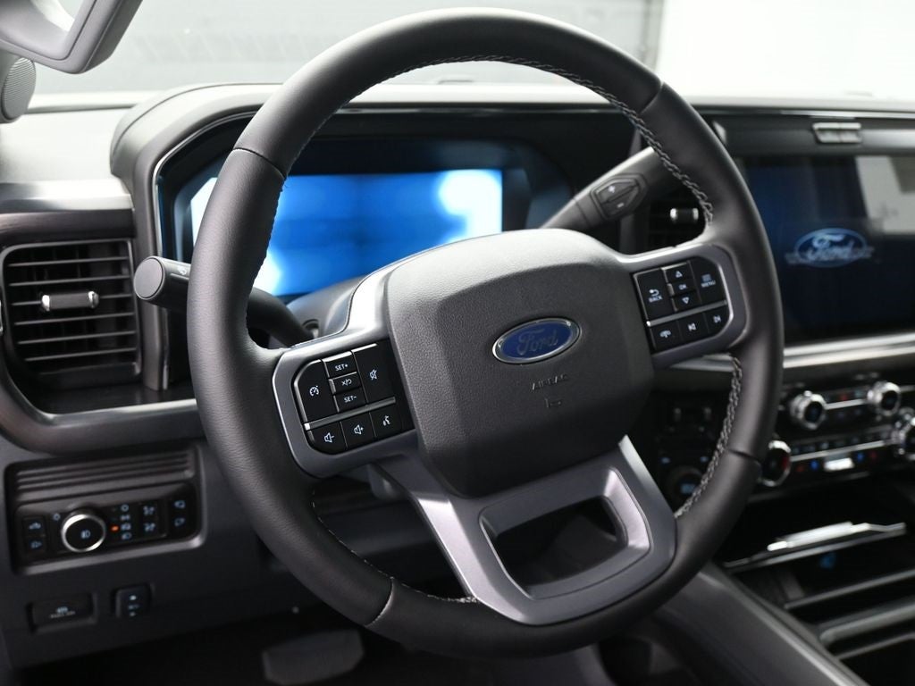 2026 Ford F-350SD Lariat DRW