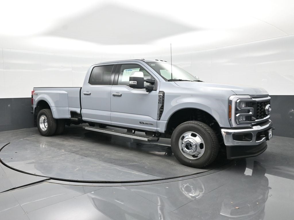 2026 Ford F-350SD Lariat DRW