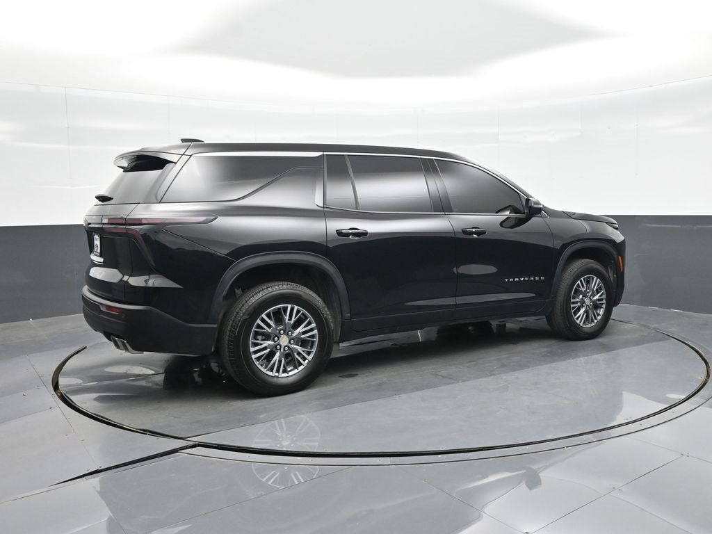 2024 Chevrolet Traverse LS