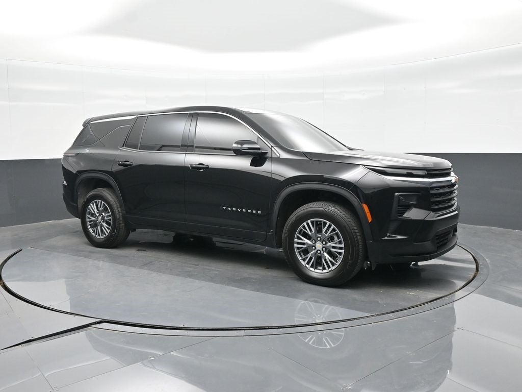 2024 Chevrolet Traverse LS