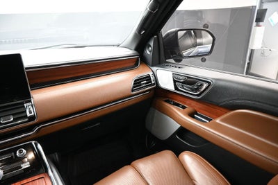2023 Lincoln Navigator L Reserve