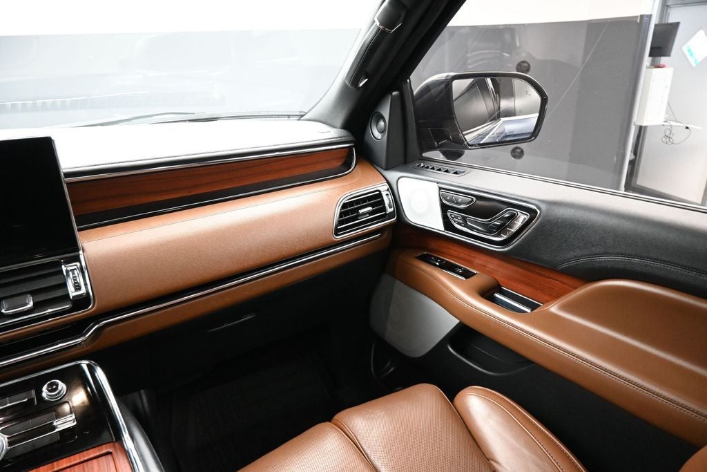 2023 Lincoln Navigator L Reserve