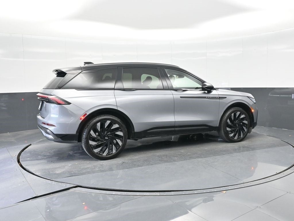 2025 Lincoln Nautilus Reserve