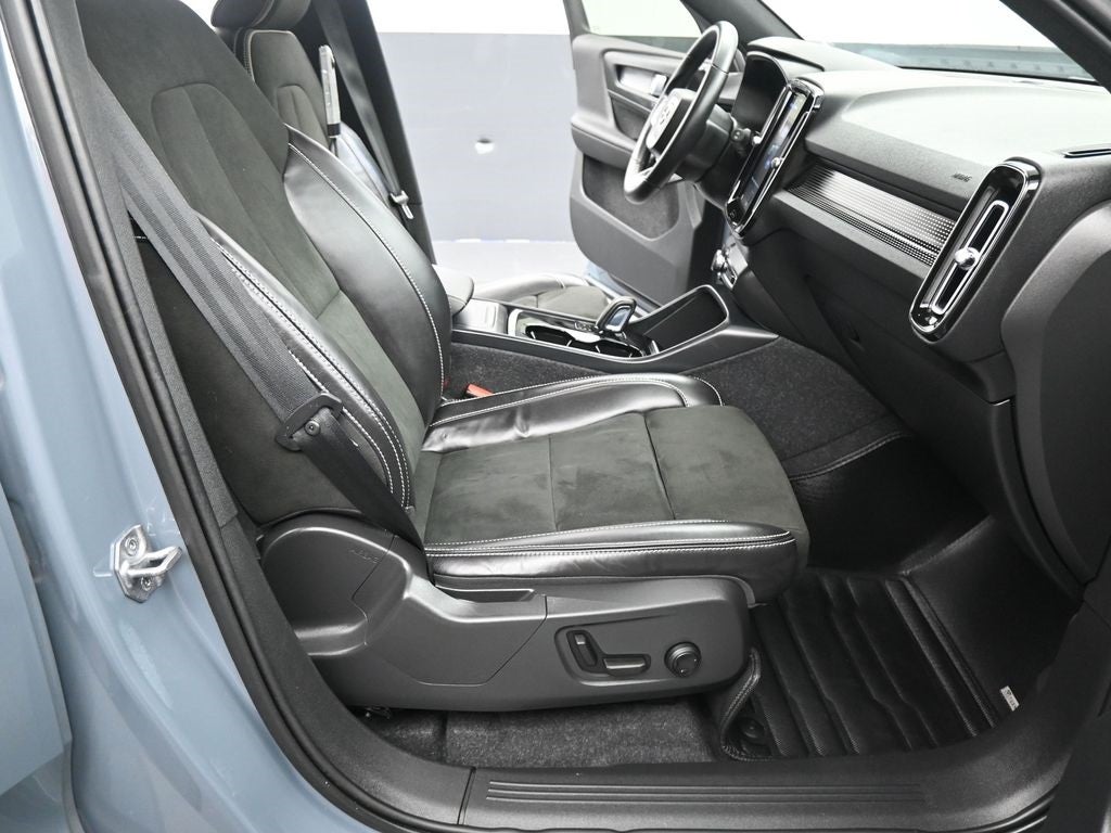 2022 Volvo XC40 Recharge Pure Electric P8 Plus