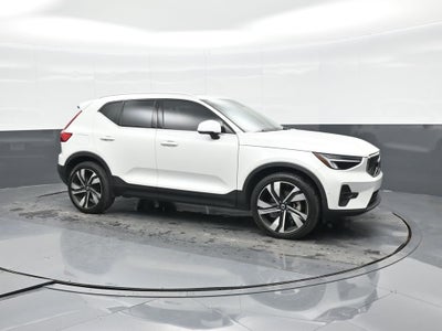 2023 Volvo XC40 B5 Plus Bright Theme