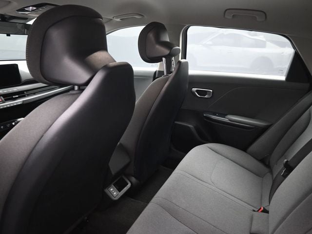 2025 Kia K4 LXS AT's photo