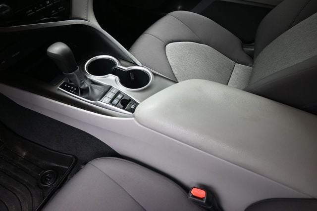 2022 Toyota Camry Hybrid LE