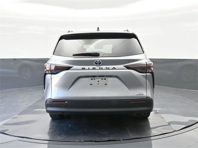 2024 Toyota Sienna XLE