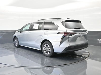 2024 Toyota Sienna XLE