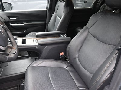 2025 Toyota Sienna Limited 7 Passenger