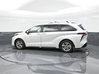 2025 Toyota Sienna Limited 7 Passenger
