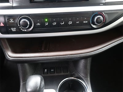 2019 Toyota Highlander LE