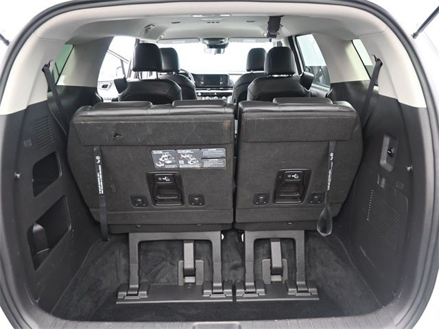 2024 Kia Carnival LX Seat Package