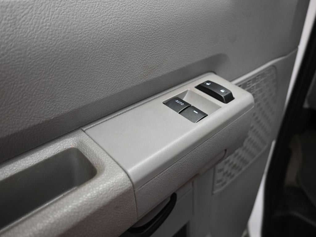 2012 Ford E-350SD XLT