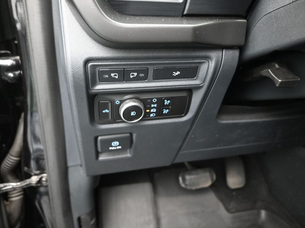 2024 Ford F-150 XLT 302A MOON ROOF