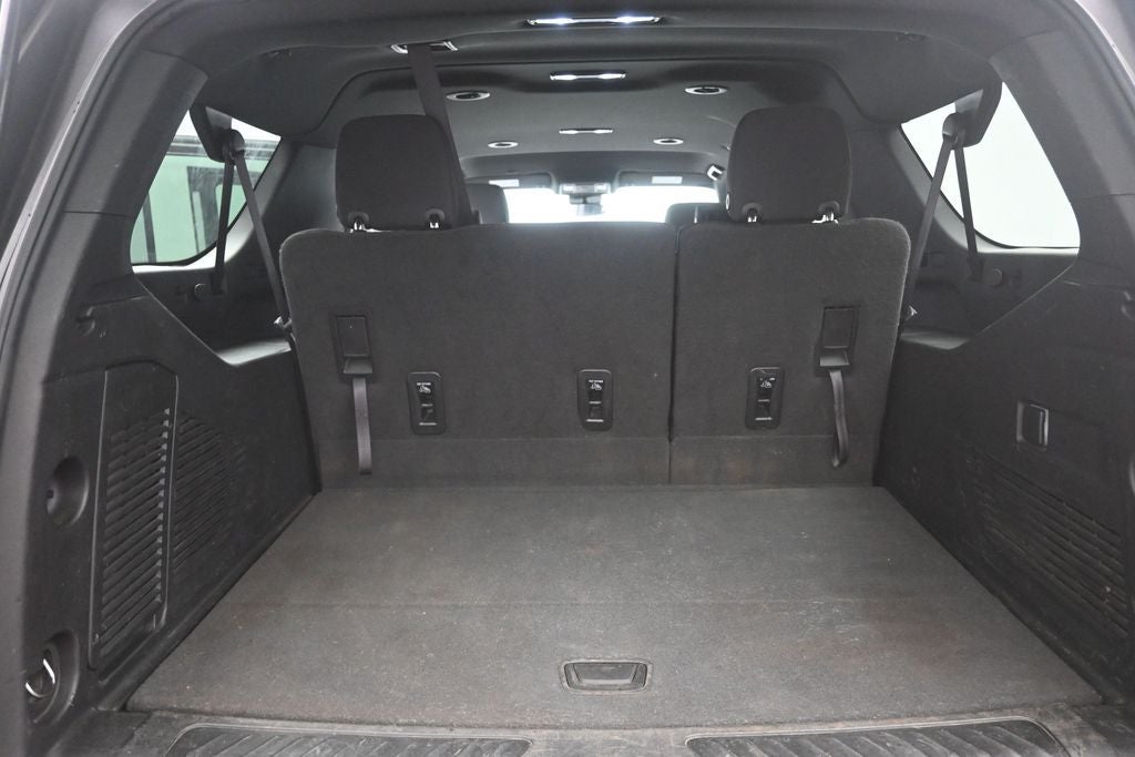 2023 Chevrolet Suburban LS