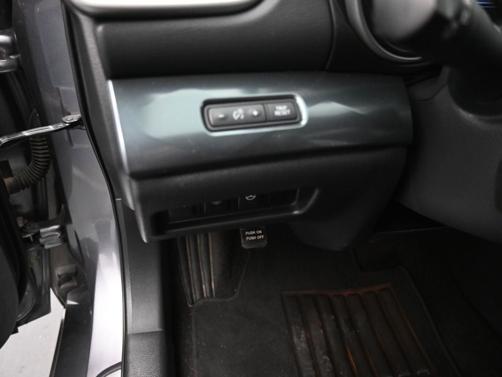 2021 Nissan Maxima SR