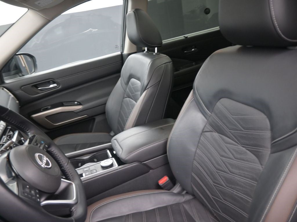 2022 Nissan Pathfinder Platinum