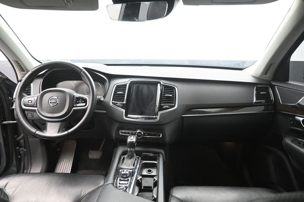 2018 Volvo XC90 T6 Momentum