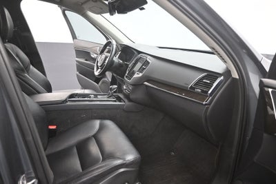 2018 Volvo XC90 T6 Momentum
