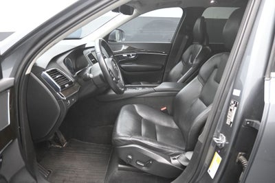 2018 Volvo XC90 T6 Momentum