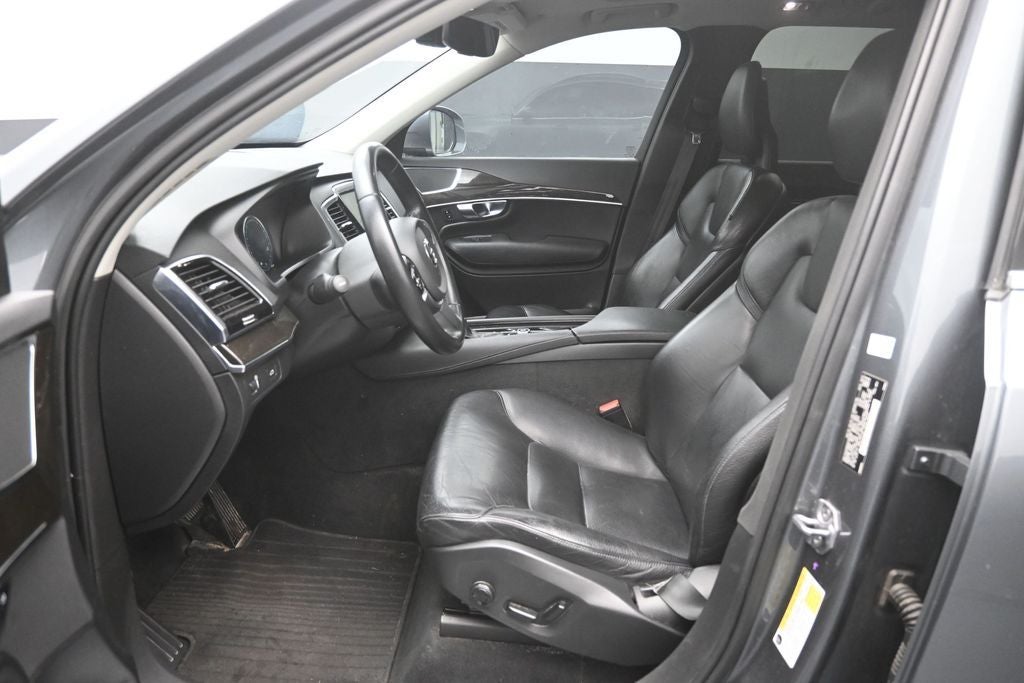 2018 Volvo XC90 T6 Momentum