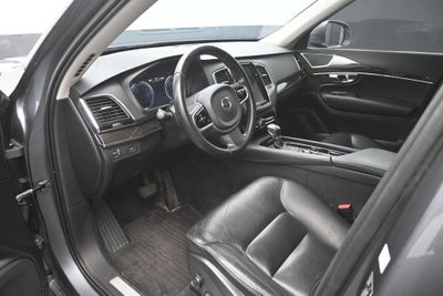 2018 Volvo XC90 T6 Momentum
