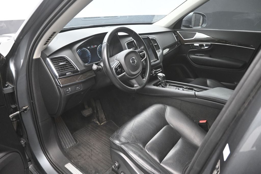 2018 Volvo XC90 T6 Momentum