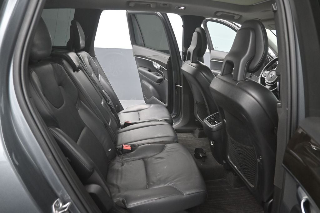 2018 Volvo XC90 T6 Momentum