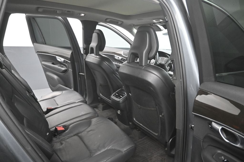 2018 Volvo XC90 T6 Momentum