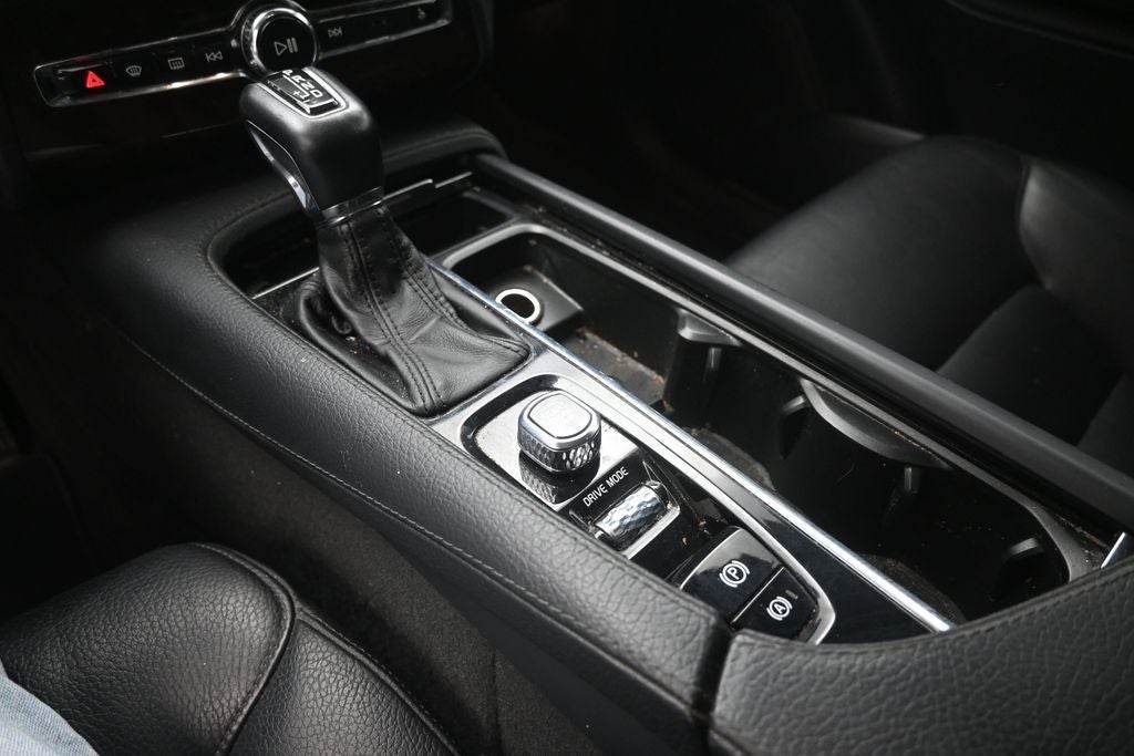 2018 Volvo XC90 T6 Momentum