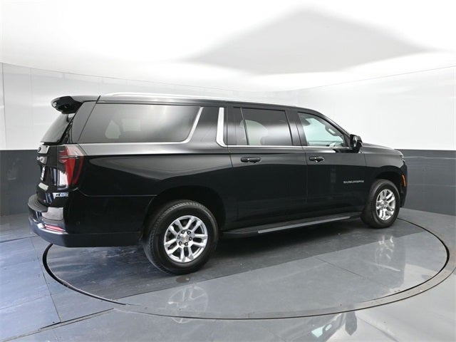 2025 Chevrolet Suburban LT