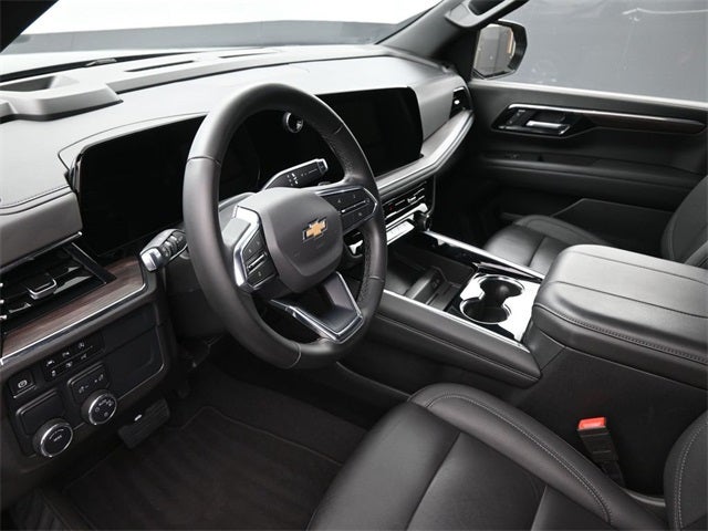 2025 Chevrolet Suburban LT