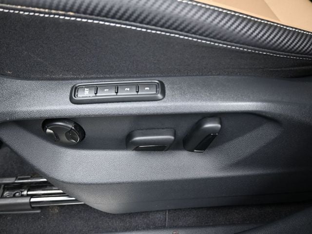 2023 Volkswagen Atlas Cross Sport 2.0T SEL R-Line