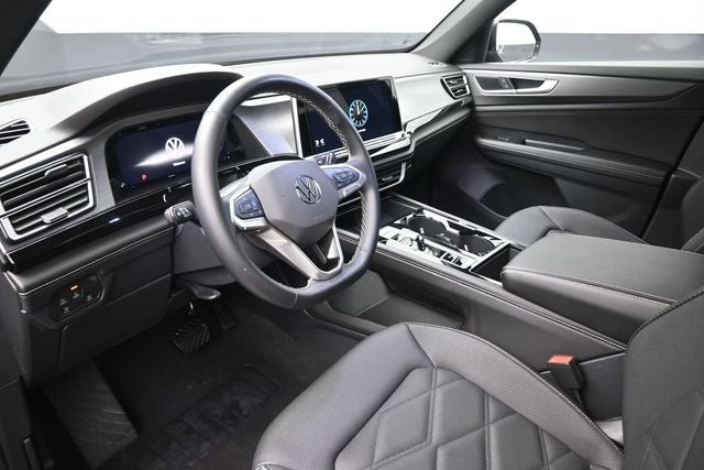 2025 Volkswagen Atlas Cross Sport 2.0T SE w/Technology