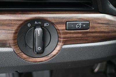 2022 Volkswagen Passat 2.0T Limited Edition