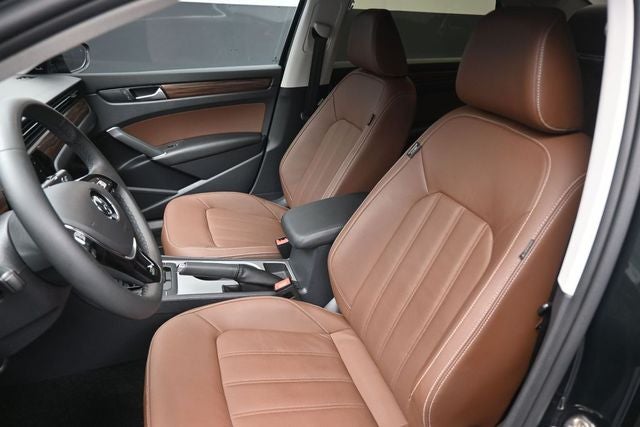 2022 Volkswagen Passat 2.0T Limited Edition