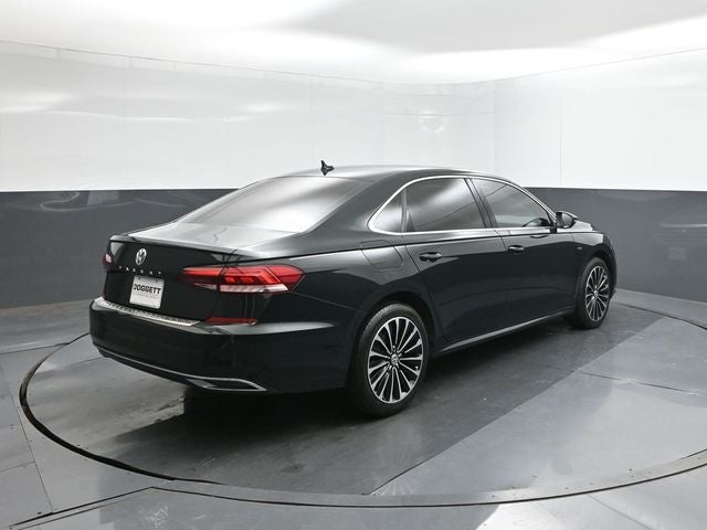 2022 Volkswagen Passat 2.0T Limited Edition