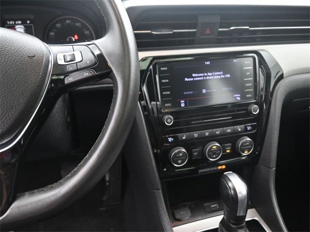 2022 Volkswagen Passat 2.0T SE