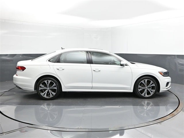 2022 Volkswagen Passat 2.0T SE