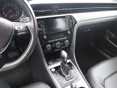 2022 Volkswagen Passat 2.0T SE