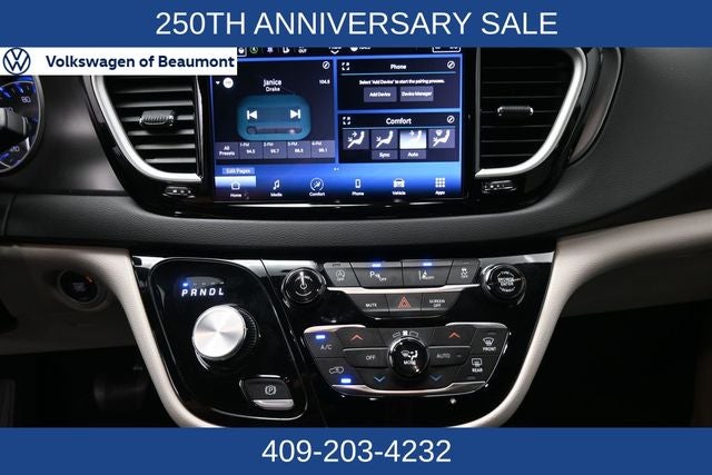 2024 Chrysler Pacifica Touring L