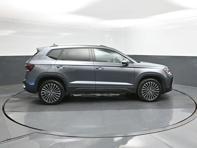 2025 Volkswagen Taos 1.5T SE SE