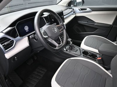 2025 Volkswagen Taos 1.5T SE SE
