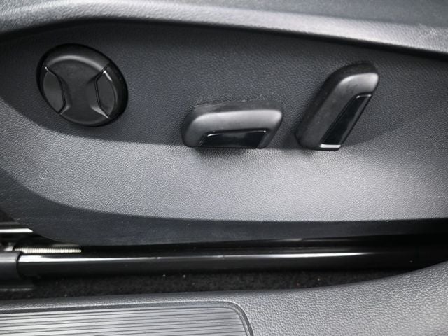 2025 Volkswagen Taos 1.5T SE SE