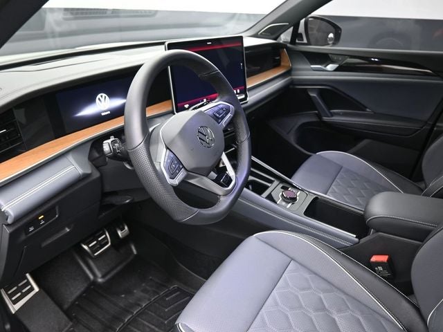 2026 Volkswagen Tiguan 2.0T SEL R-Line Turbo