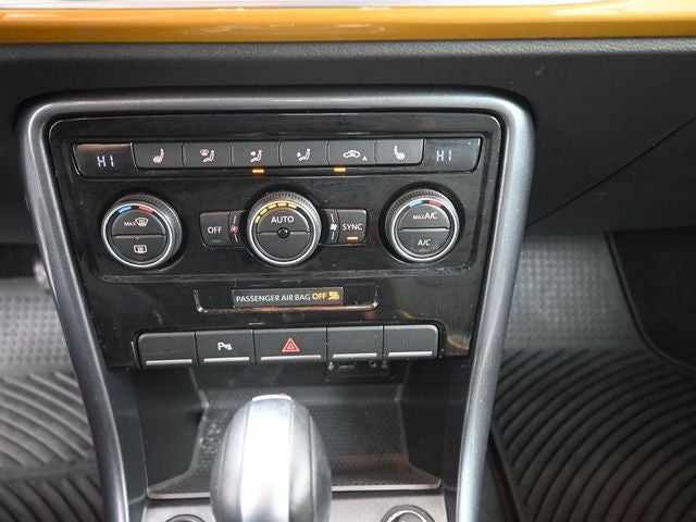 2017 Volkswagen Beetle 1.8T Dune