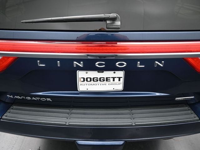 2015 Lincoln Navigator Base