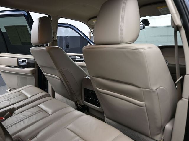 2015 Lincoln Navigator Base